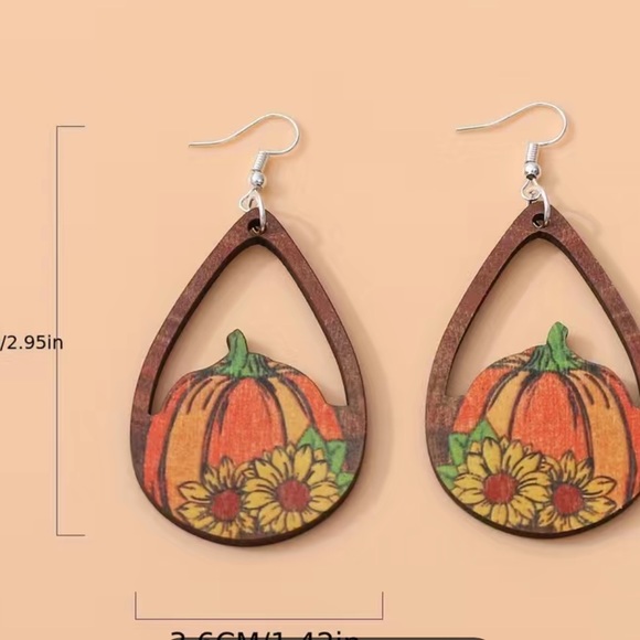 Fall Pumpkin Earrings - Picture 4 of 5